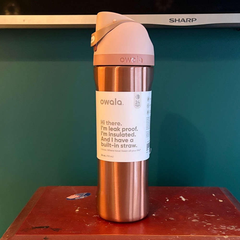 Owala Special Holiday Edition 24oz FreeSip Stainless Steel water bottle